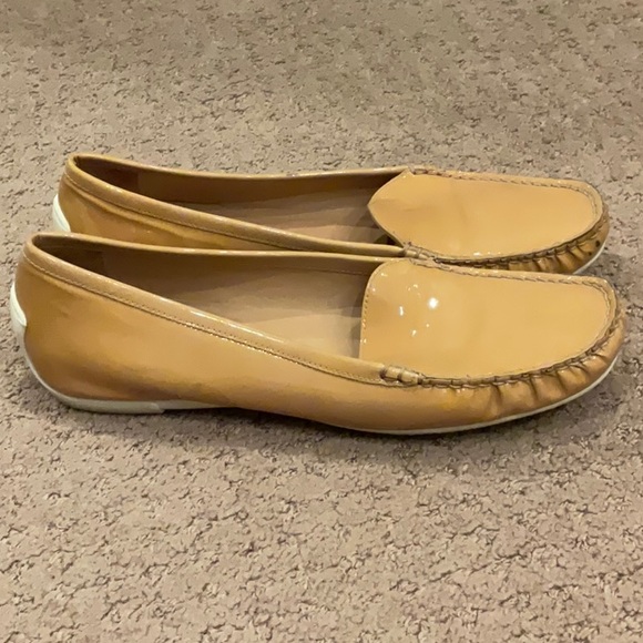 🎉🎉HOST PICK STUART WEITZMAN SIZE 81/2 🎉🎉 - Picture 1 of 5